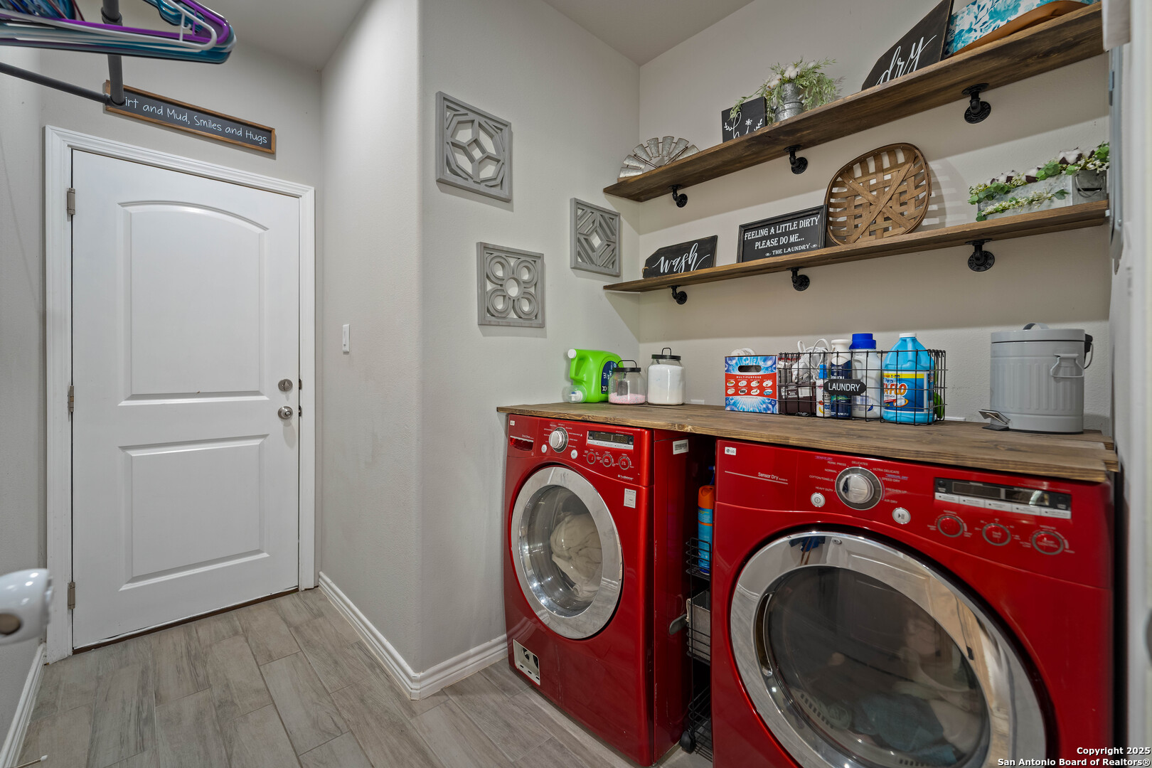 main property photo 15
