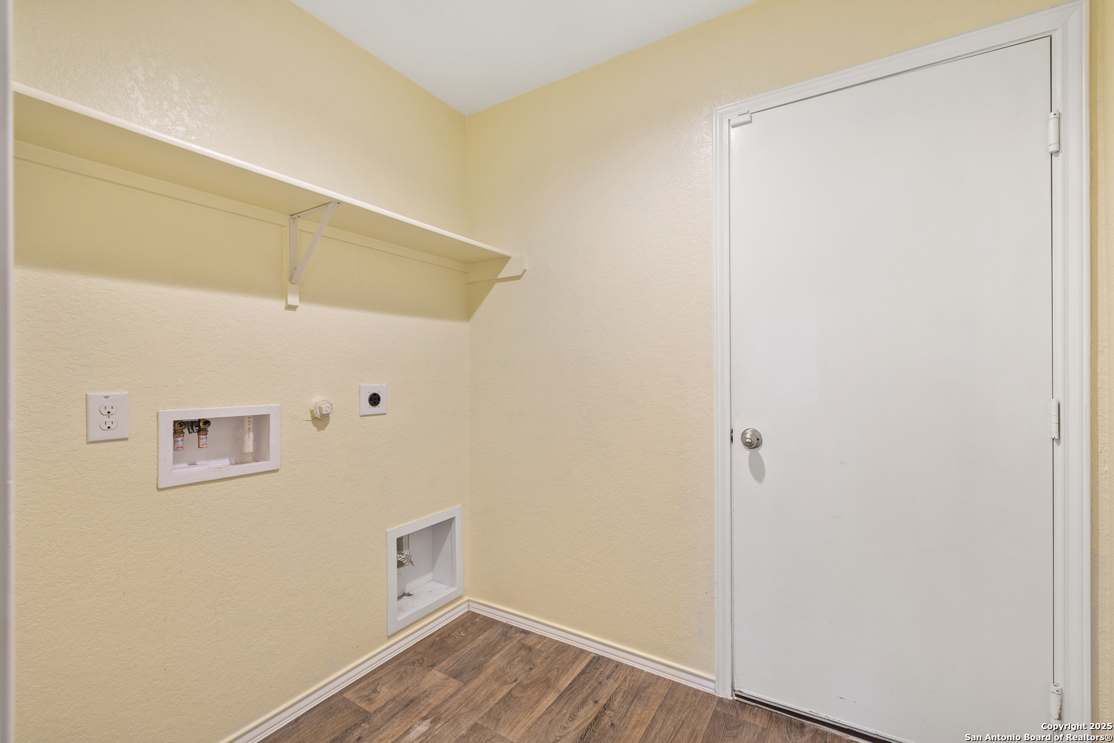 main property photo 11