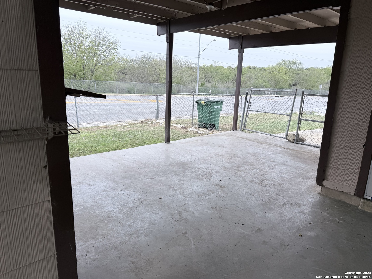 main property photo 6