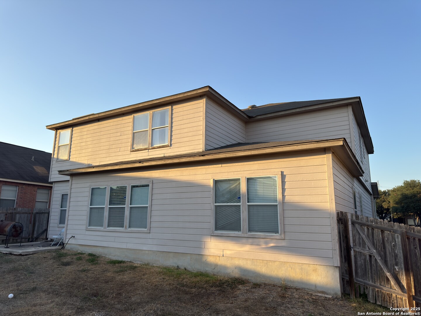 main property photo 27
