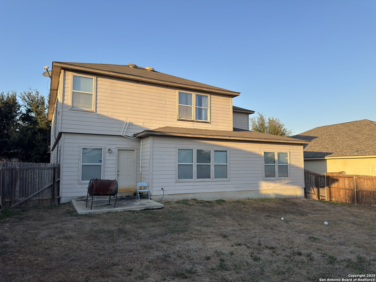 main property photo 28