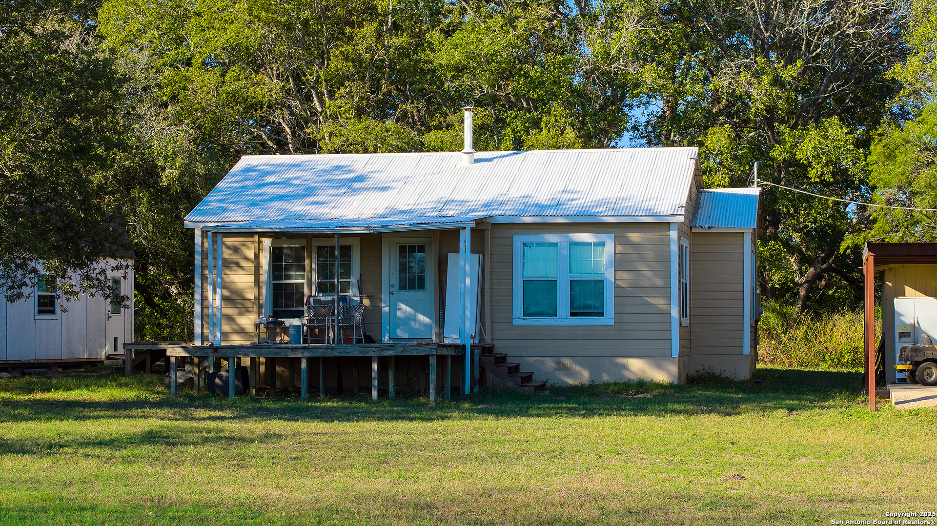 main property photo 17