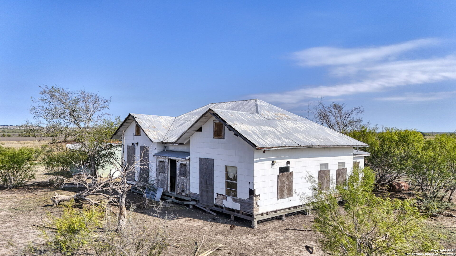 main property photo 30