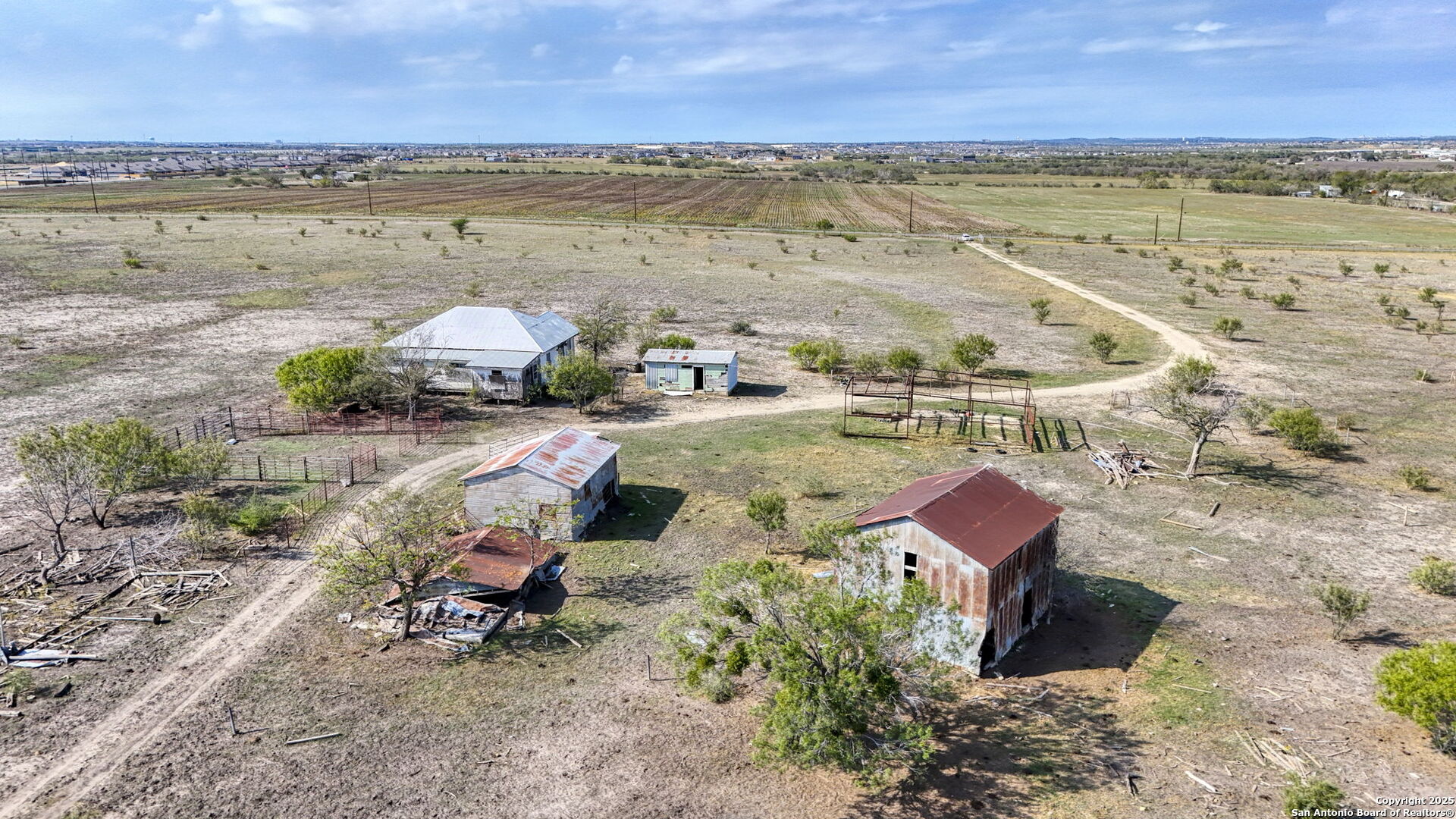 main property photo 32