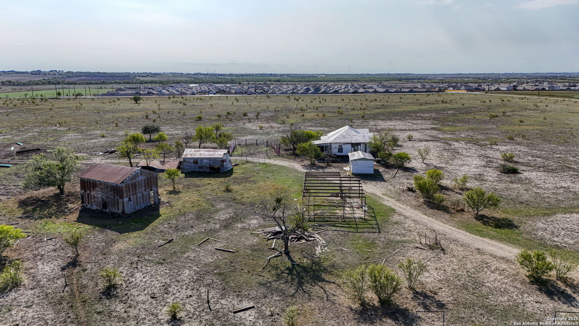 main property photo 34