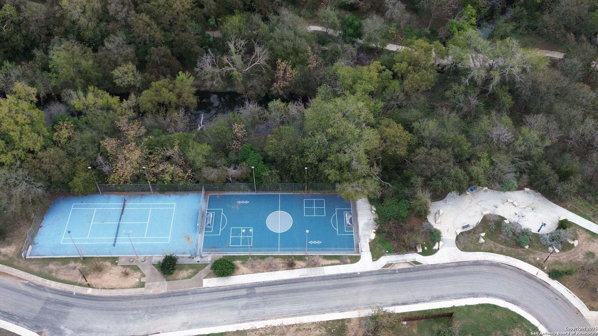 main property photo 6