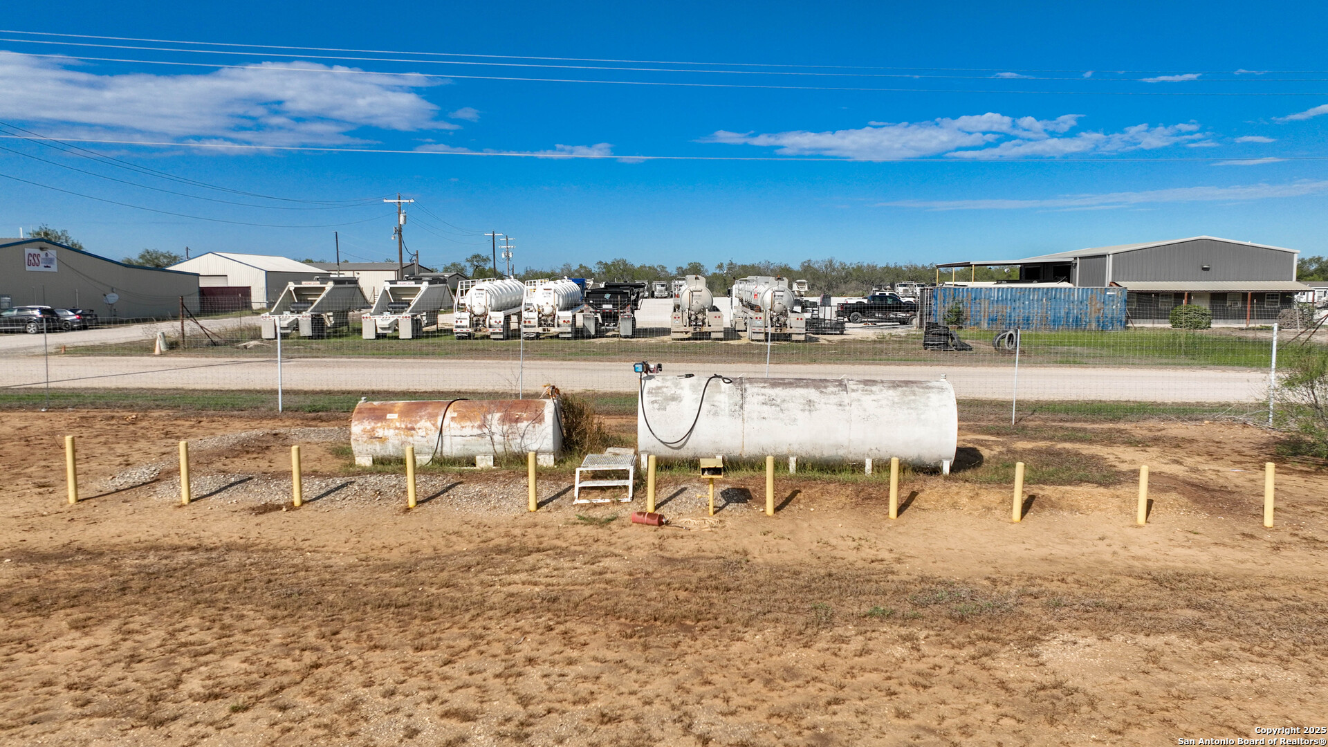 main property photo 38