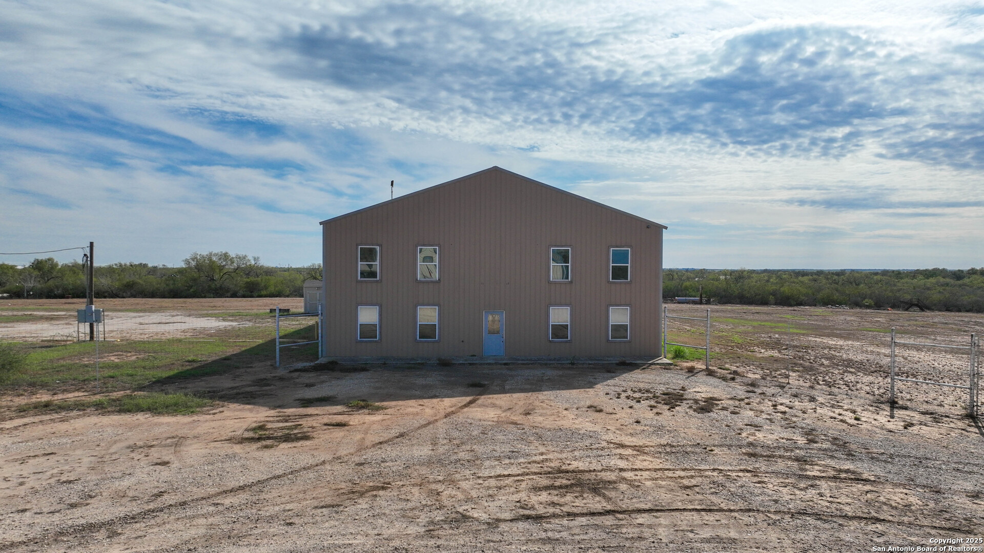 main property photo 4
