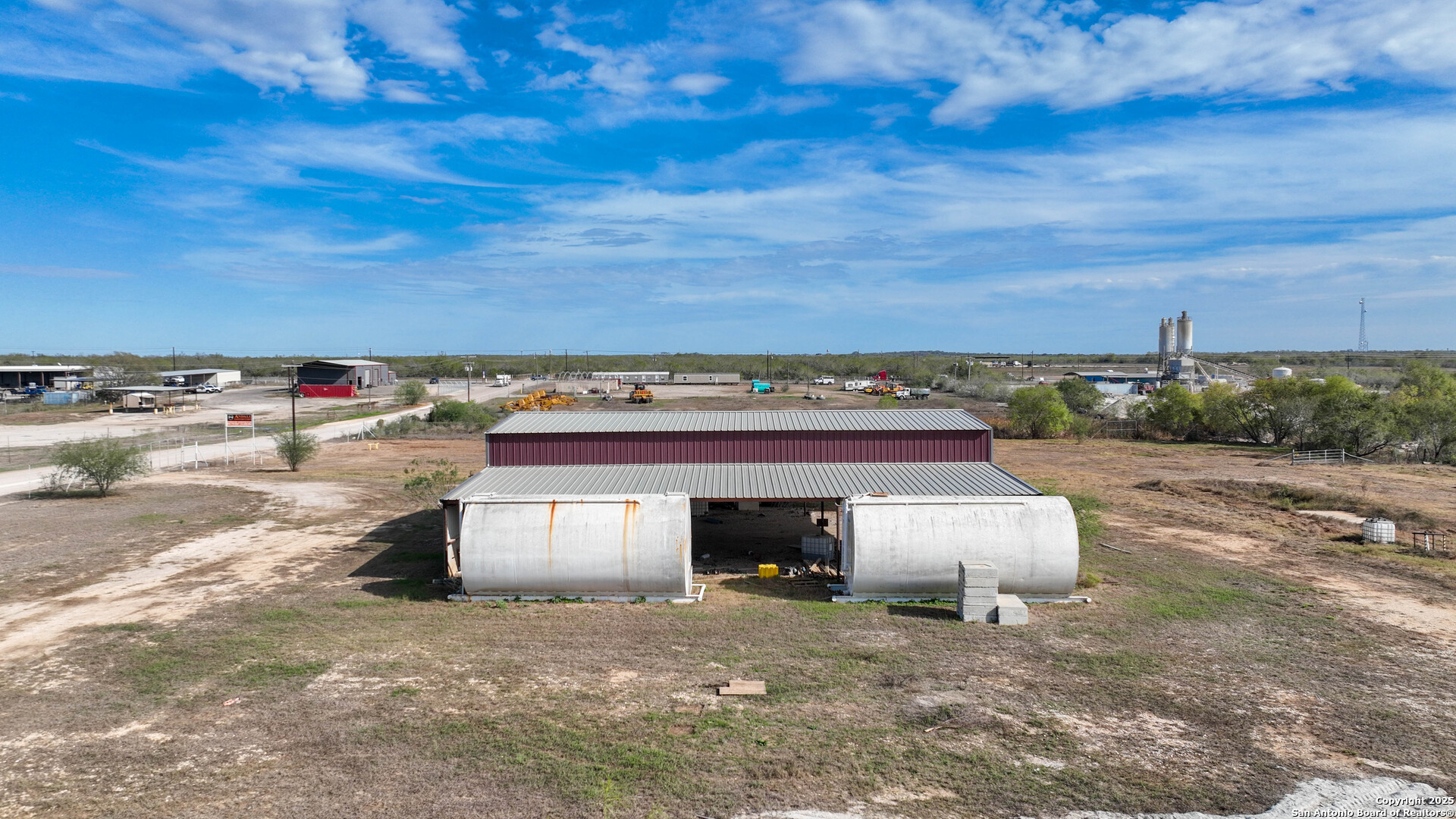 main property photo 41