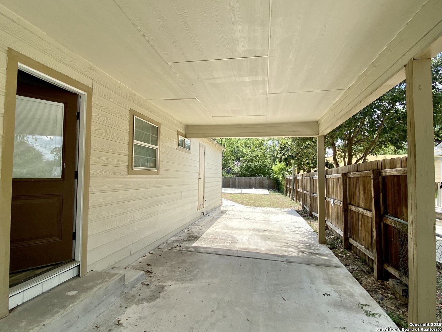 main property photo 16