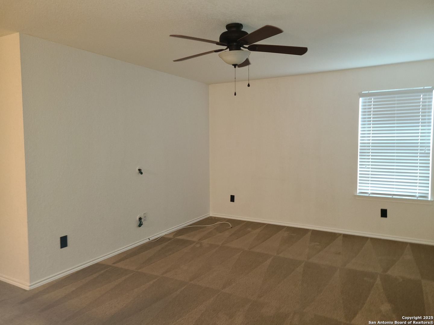 property viewer photo 12