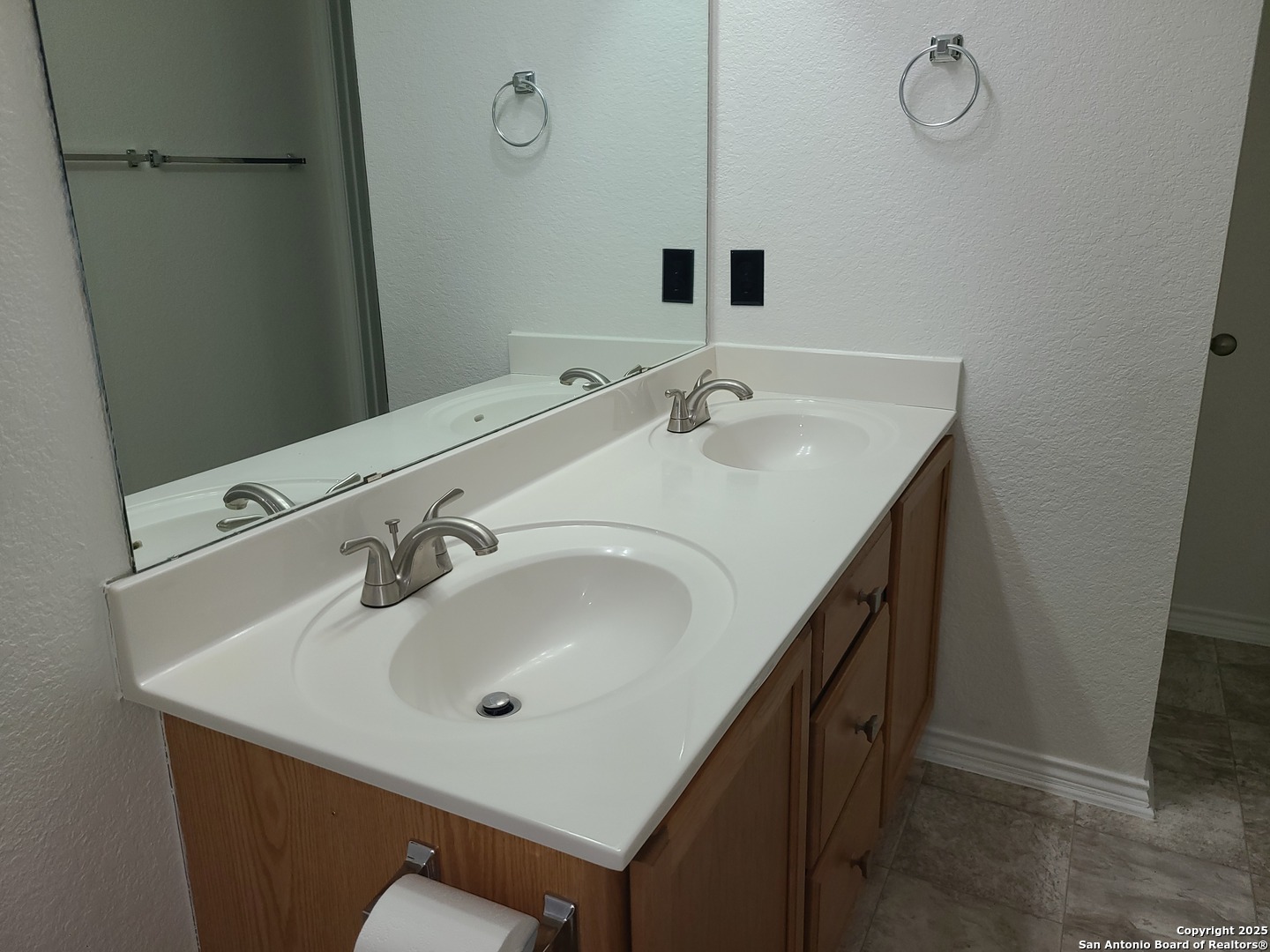 property viewer photo 15