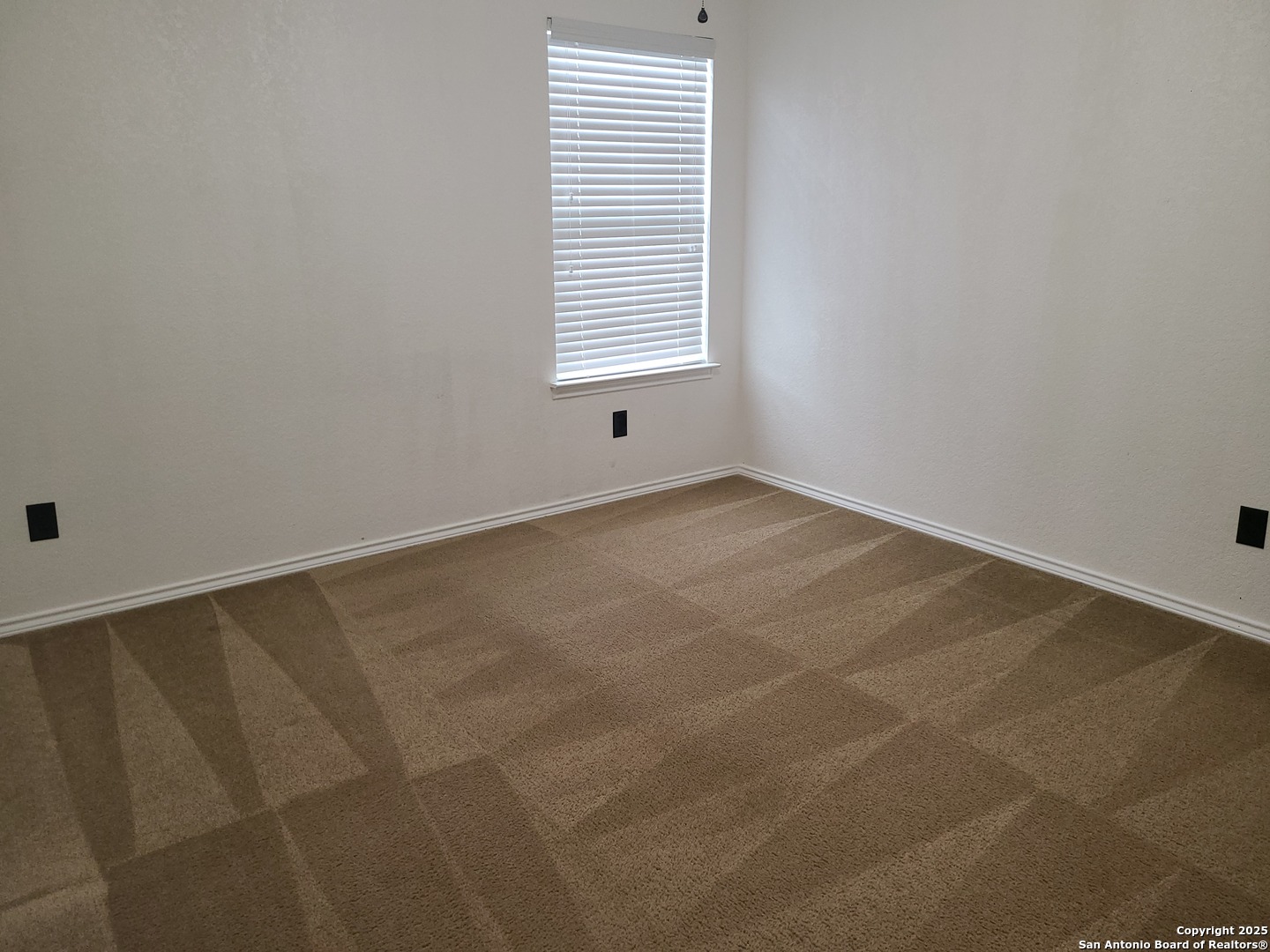 property viewer photo 19