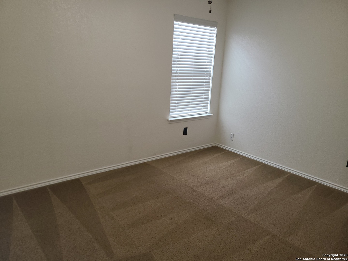 property viewer photo 23