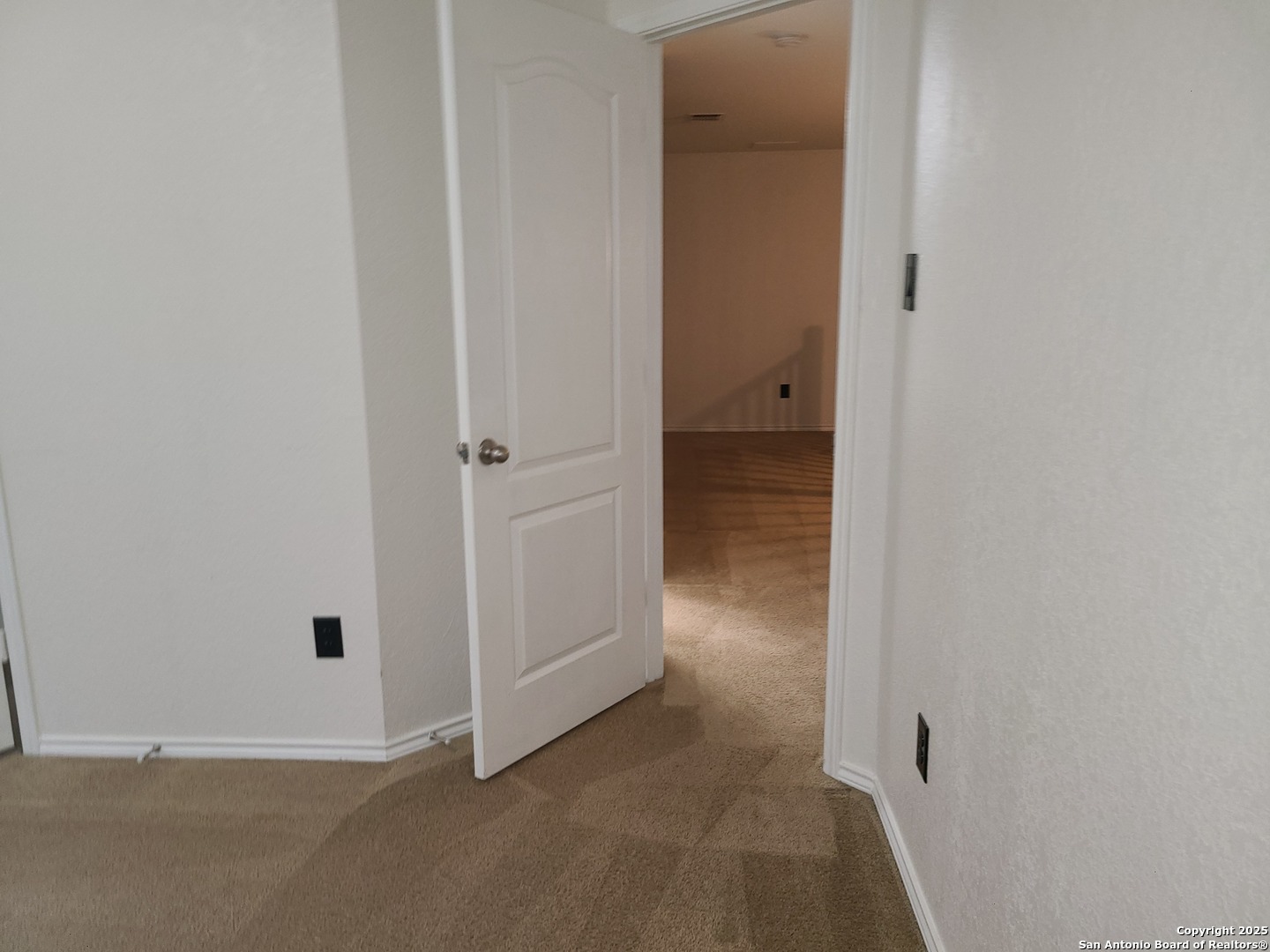 property viewer photo 25