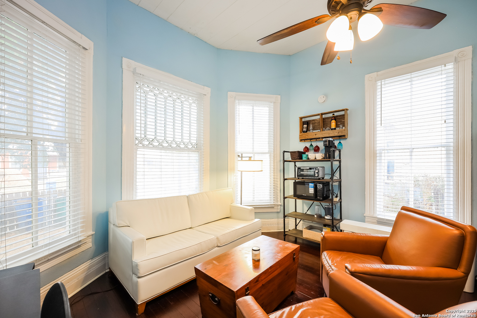 property viewer photo 5