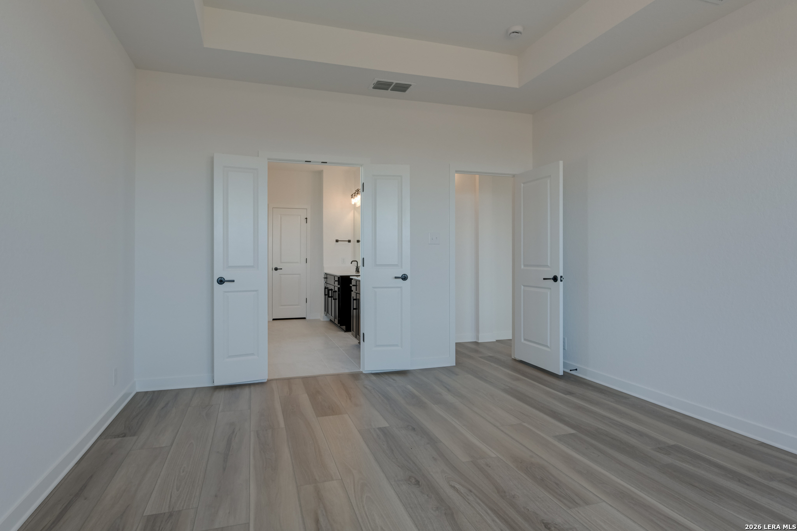 property viewer photo 16