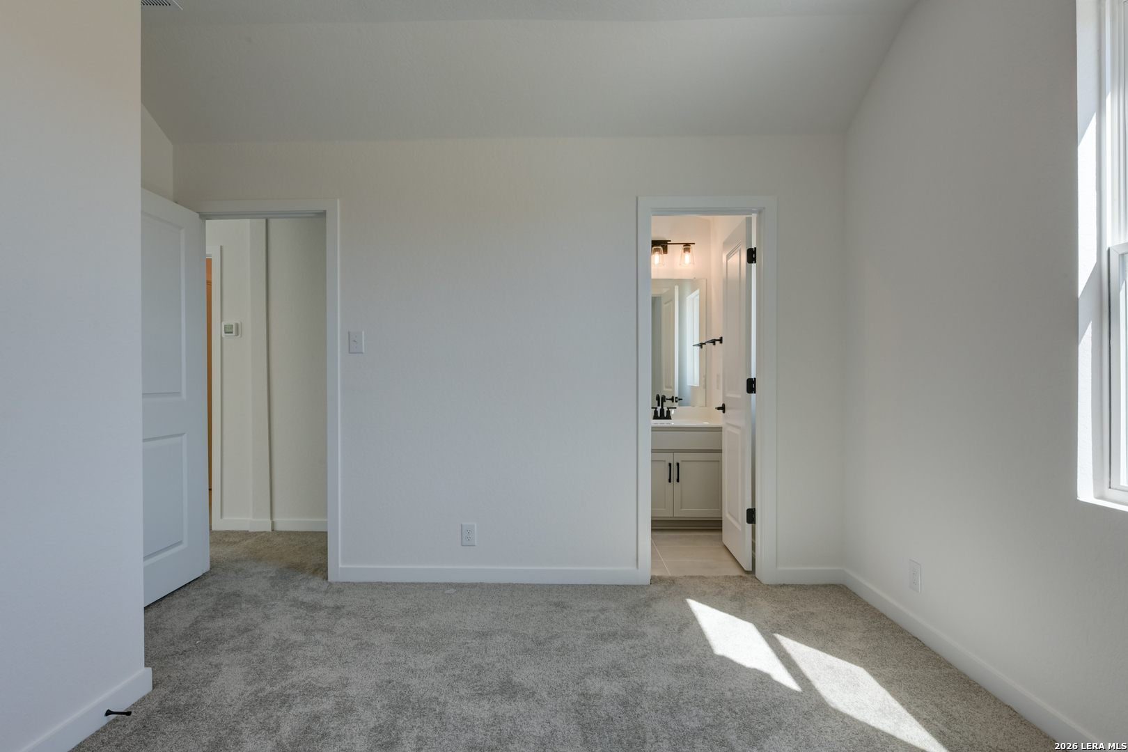 property viewer photo 30