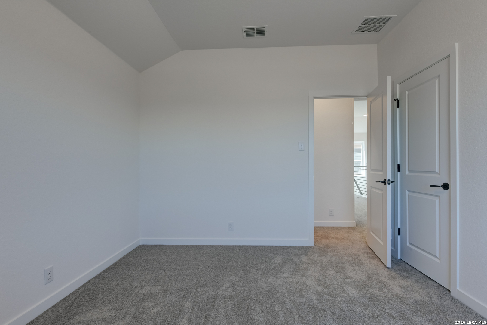 property viewer photo 33