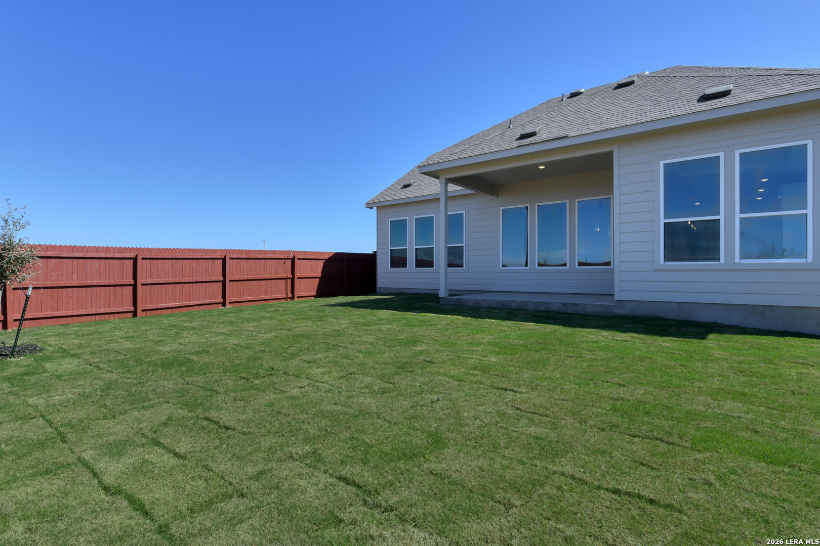property viewer photo 36