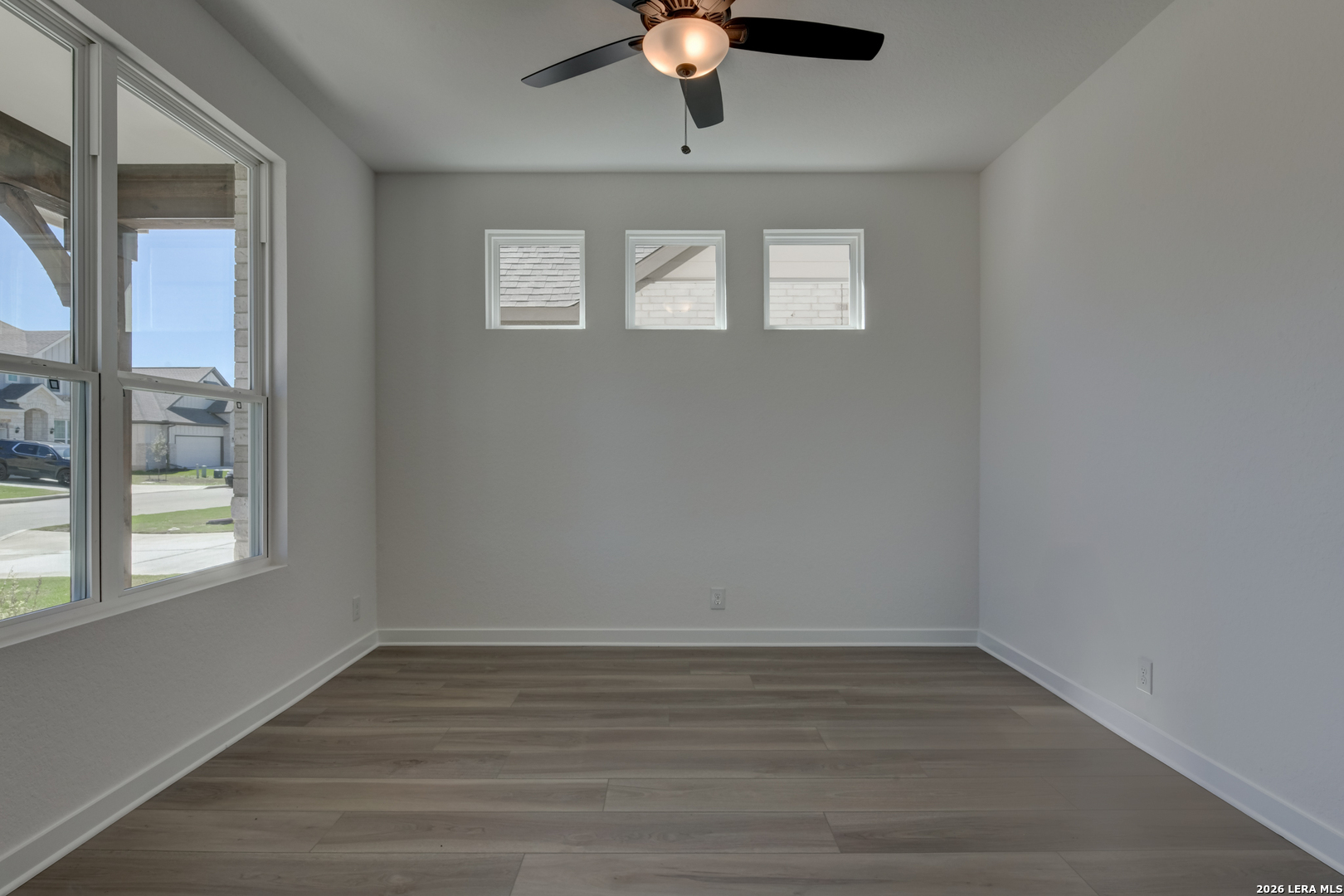 property viewer photo 4