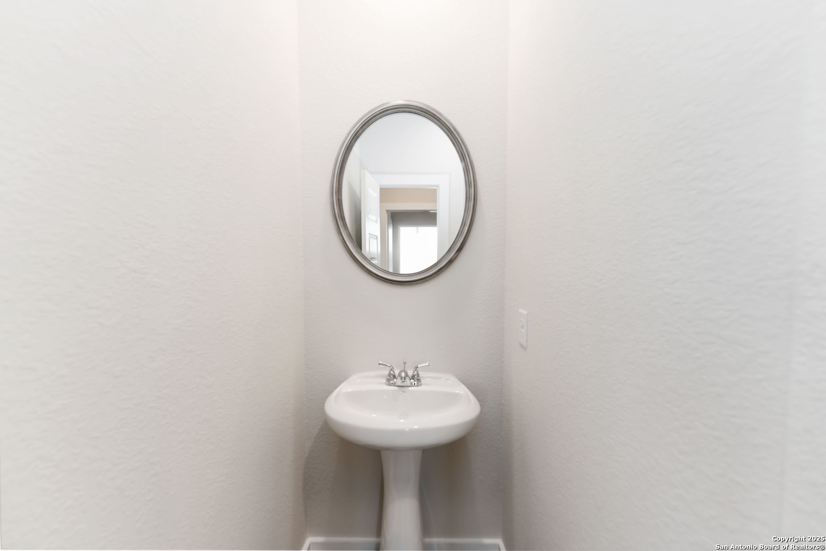 property viewer photo 12