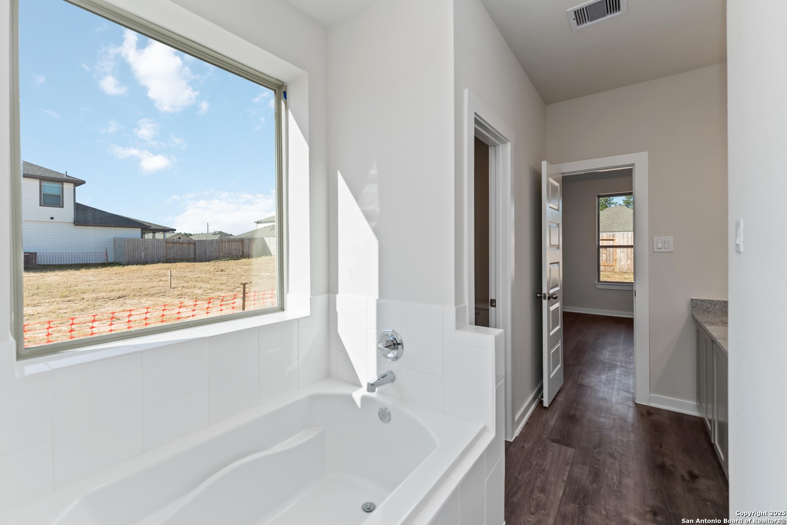 property viewer photo 17