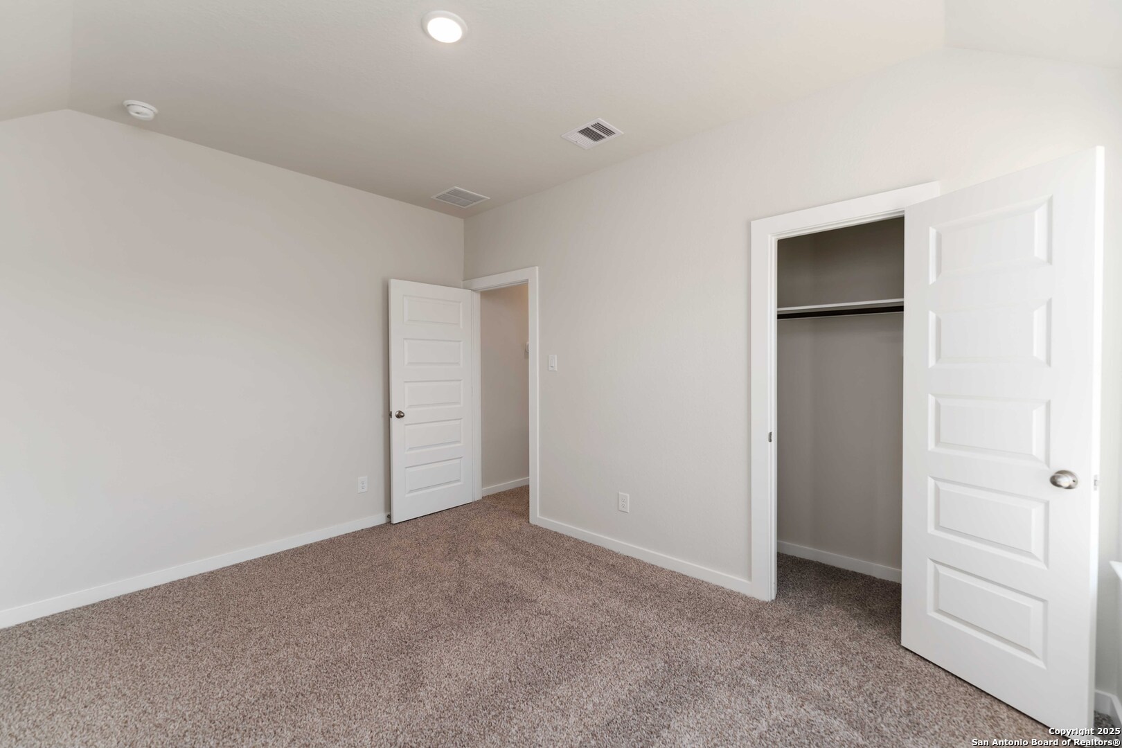 property viewer photo 25