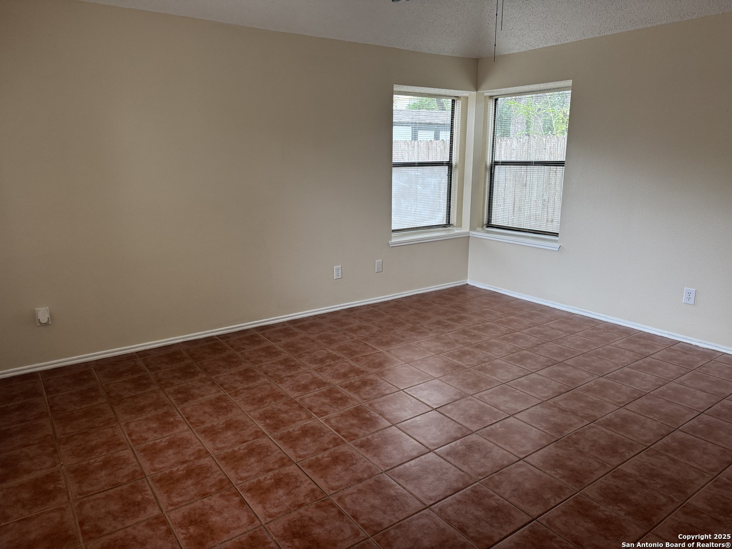 property viewer photo 10
