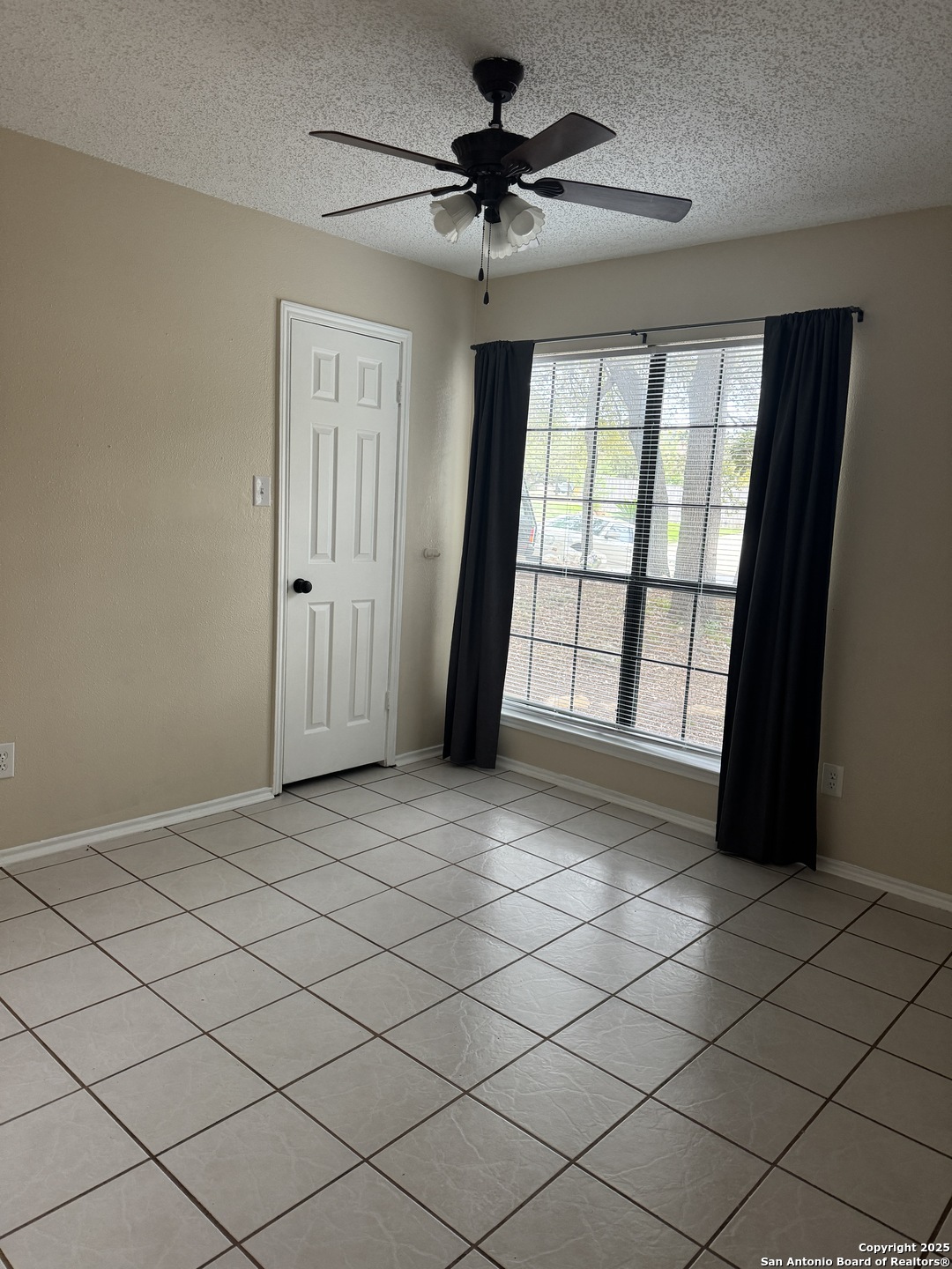 property viewer photo 14