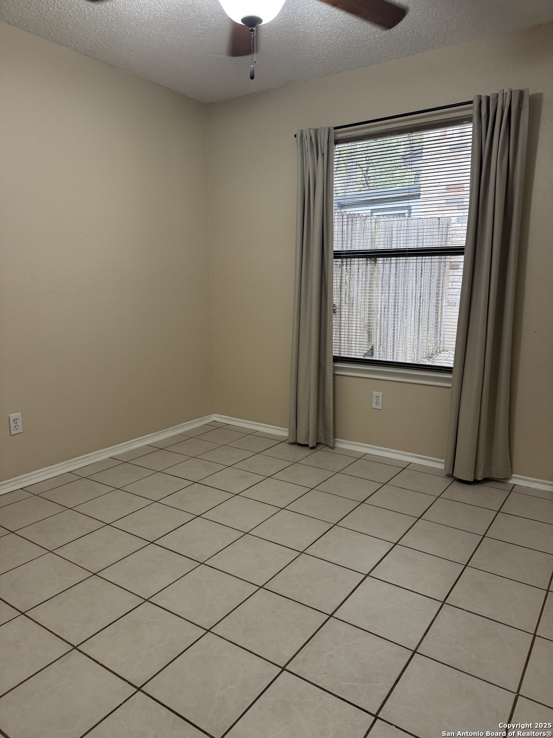 property viewer photo 16