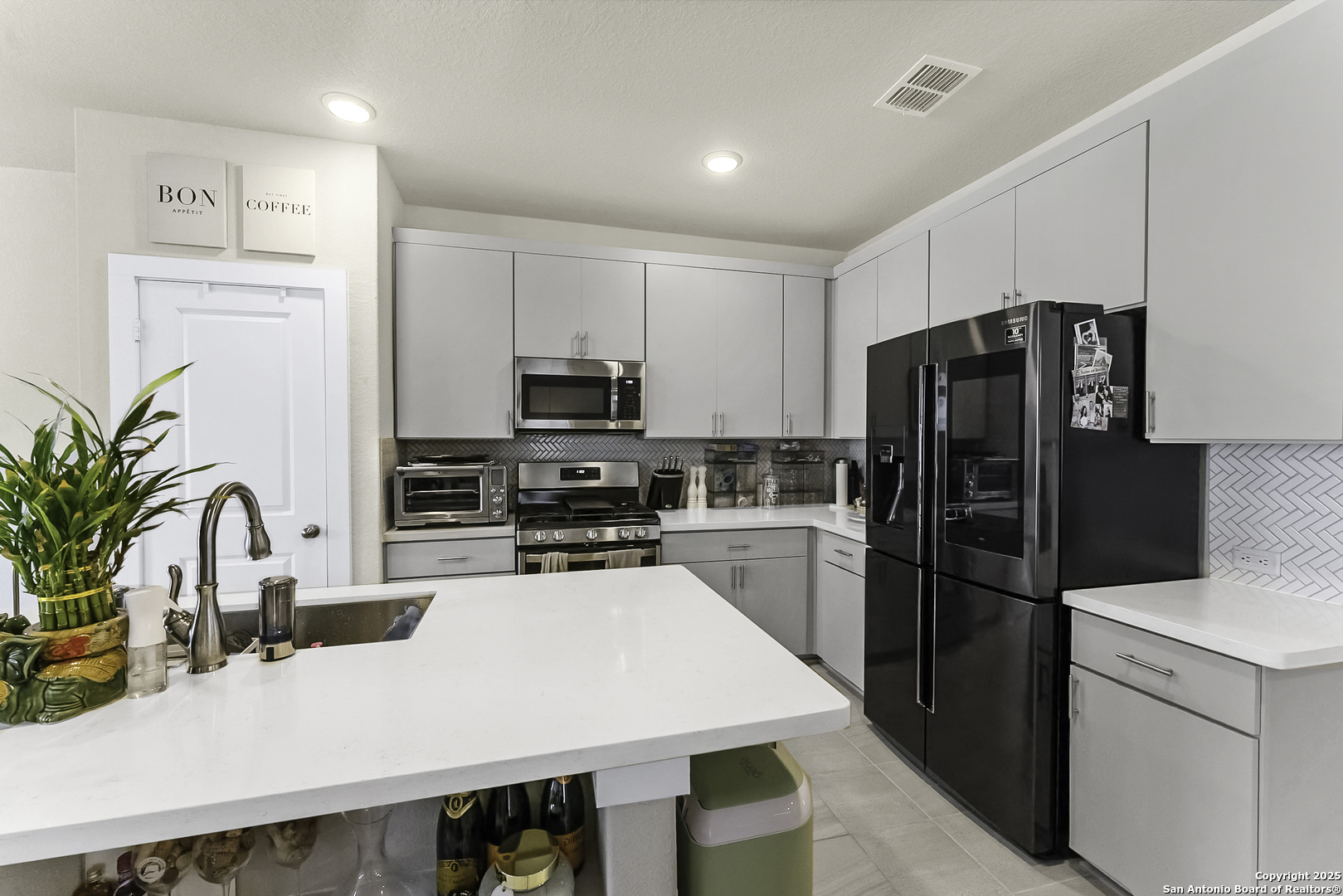 property viewer photo 4