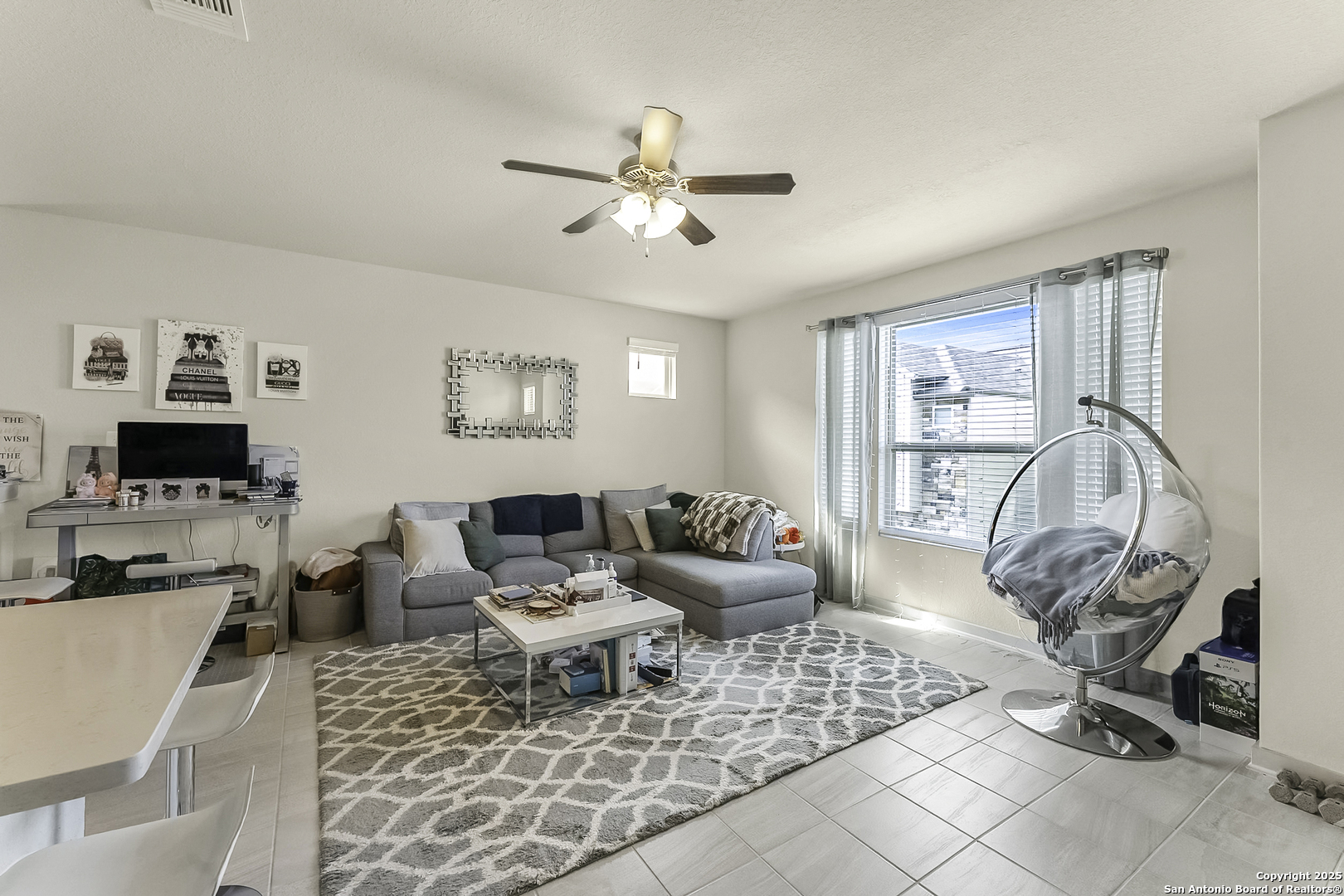 property viewer photo 9