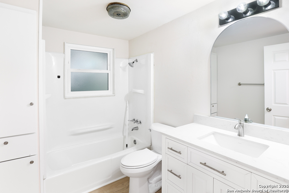 property viewer photo 15