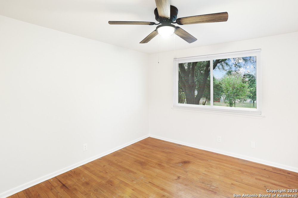 property viewer photo 16