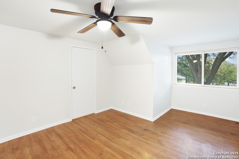 property viewer photo 18