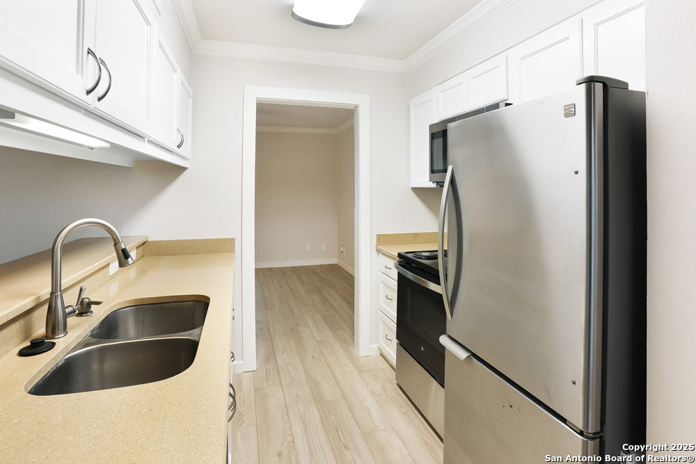 property viewer photo 6
