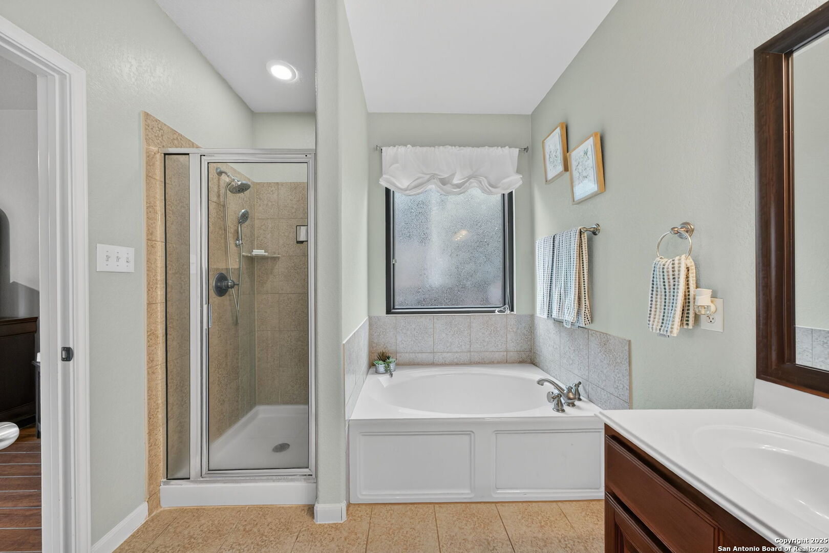 property viewer photo 24