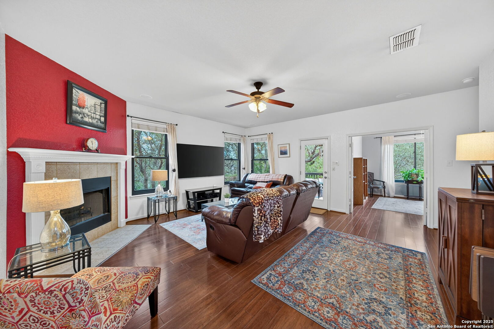 property viewer photo 7