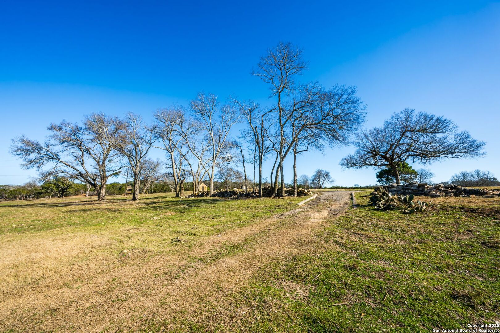 main property photo 16