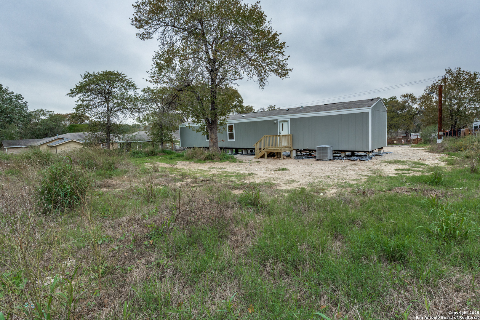 main property photo 23