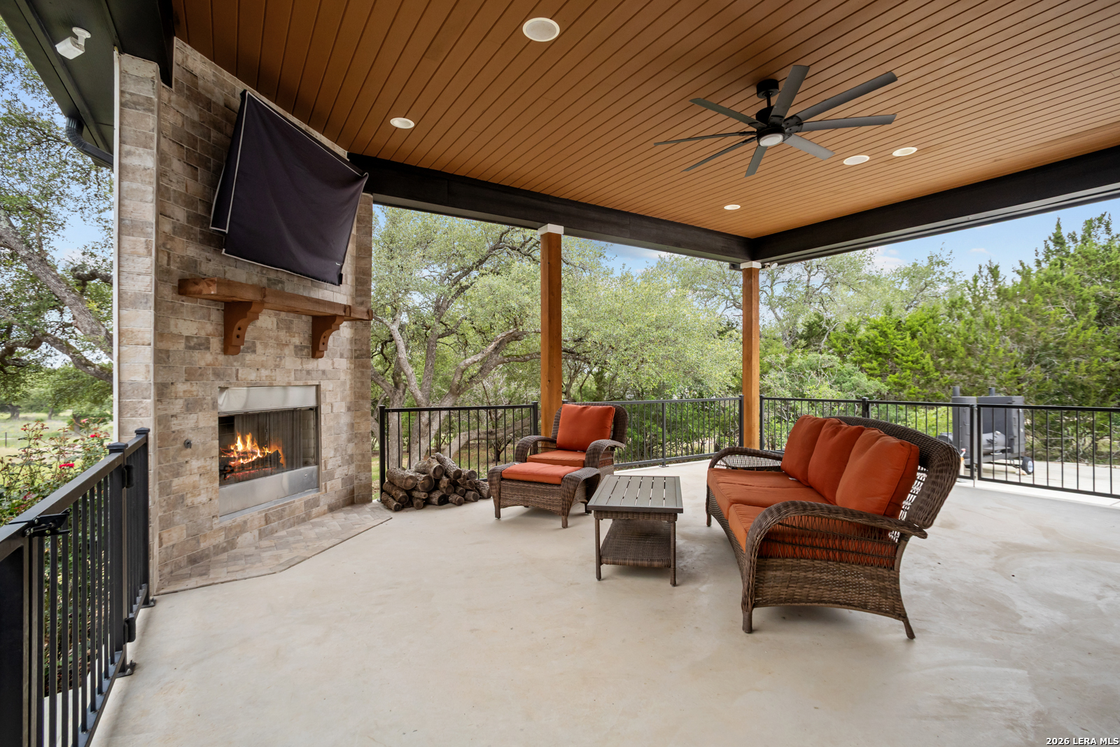 main property photo 43
