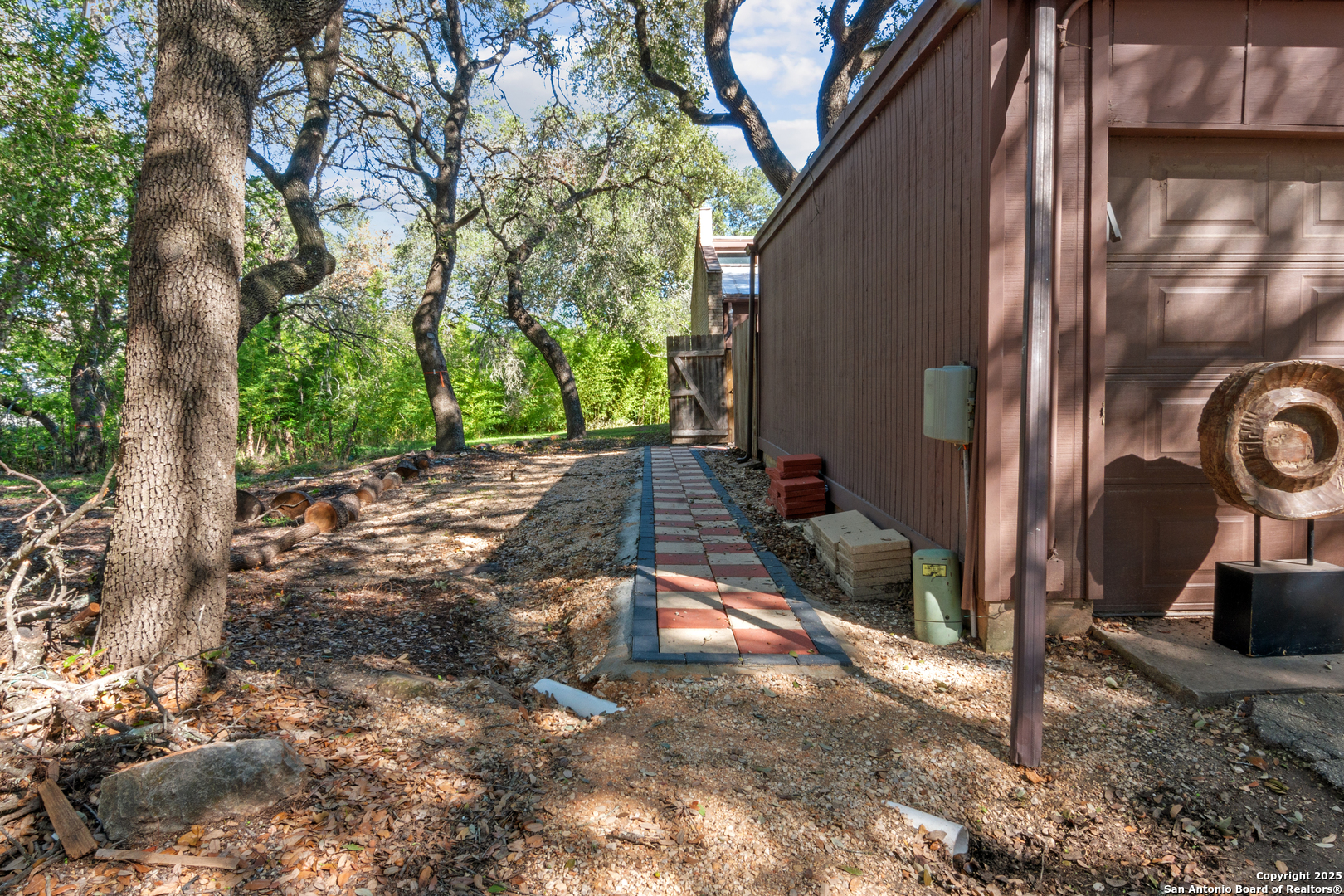 main property photo 20