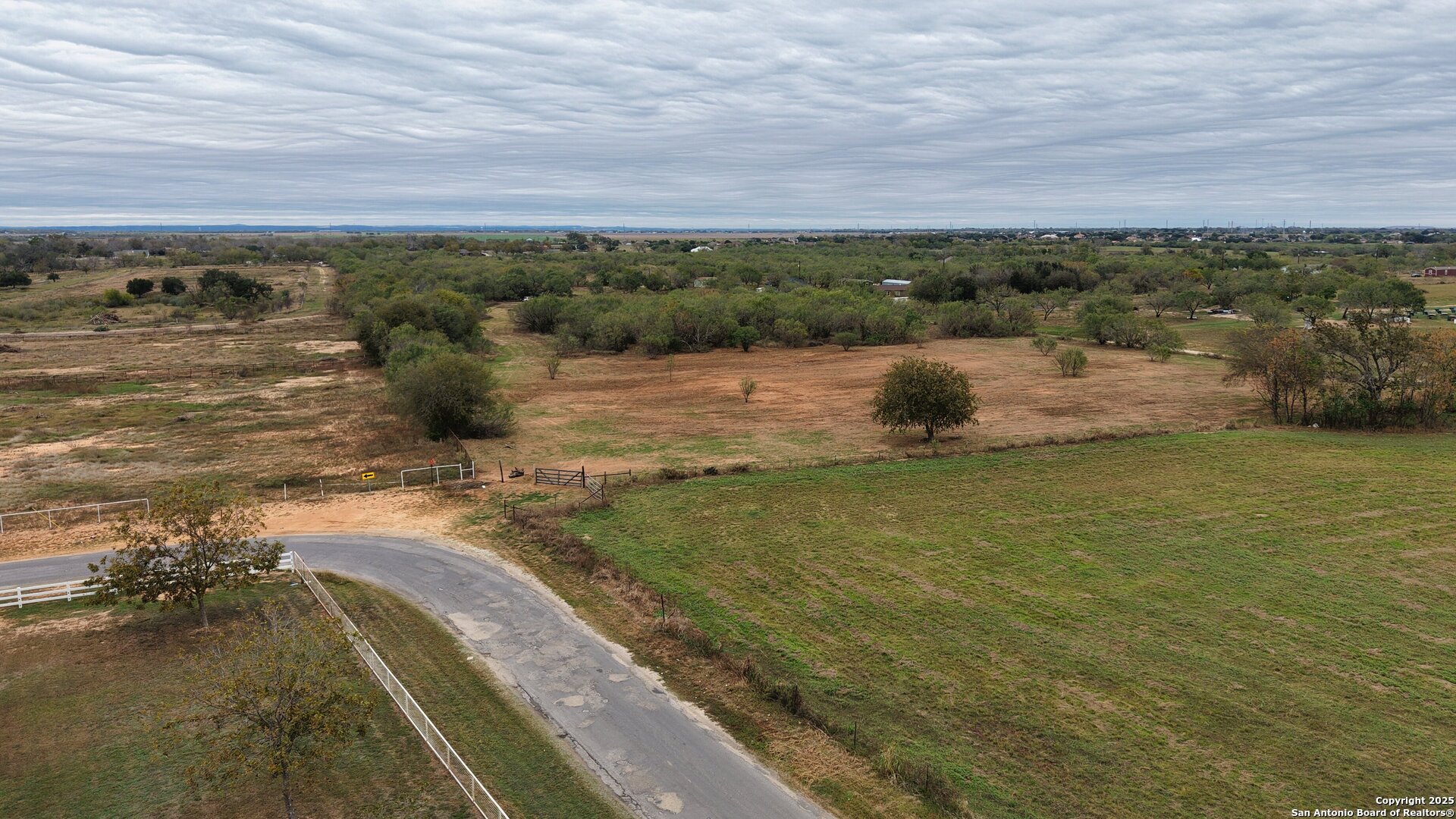 main property photo 6
