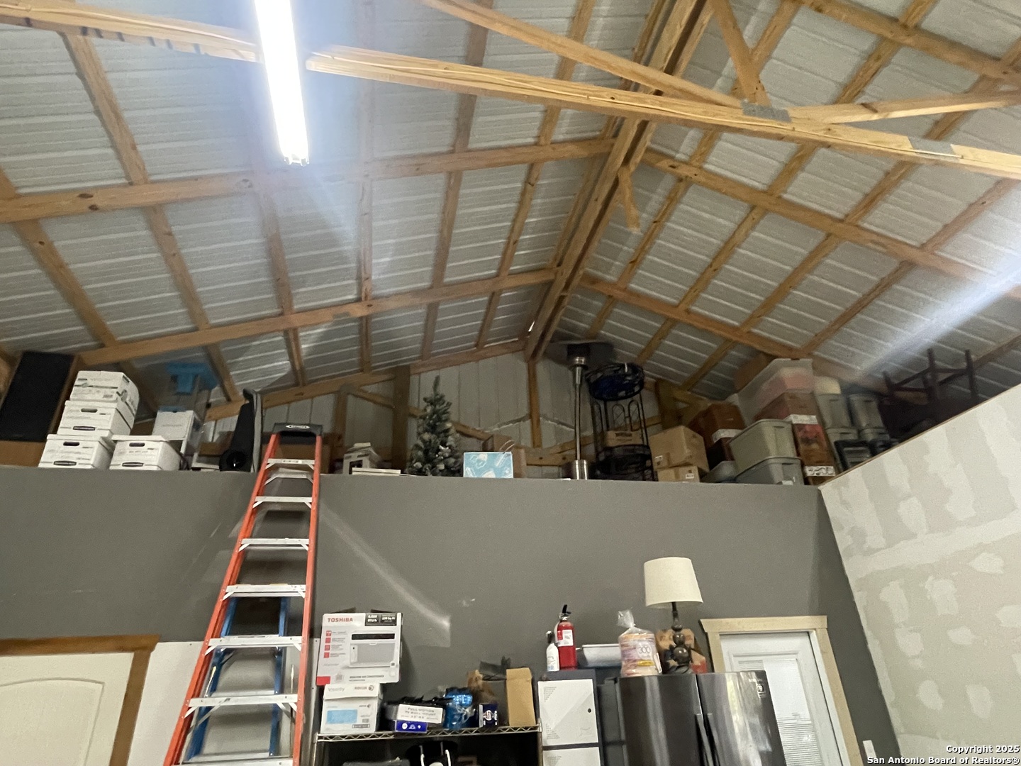 main property photo 25