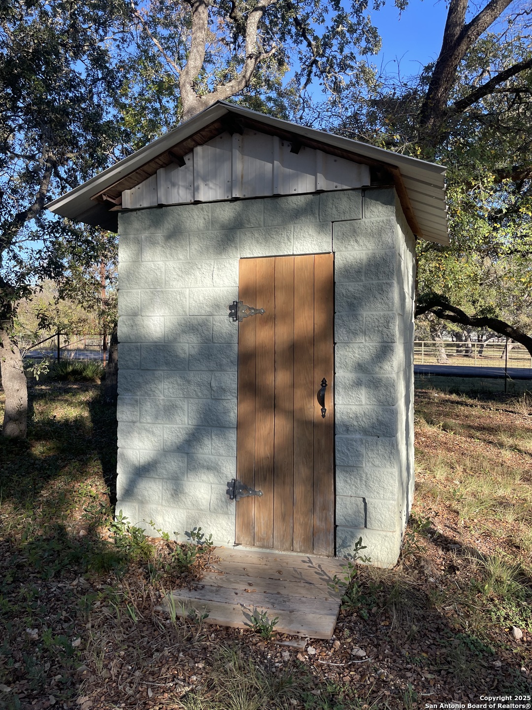 main property photo 29