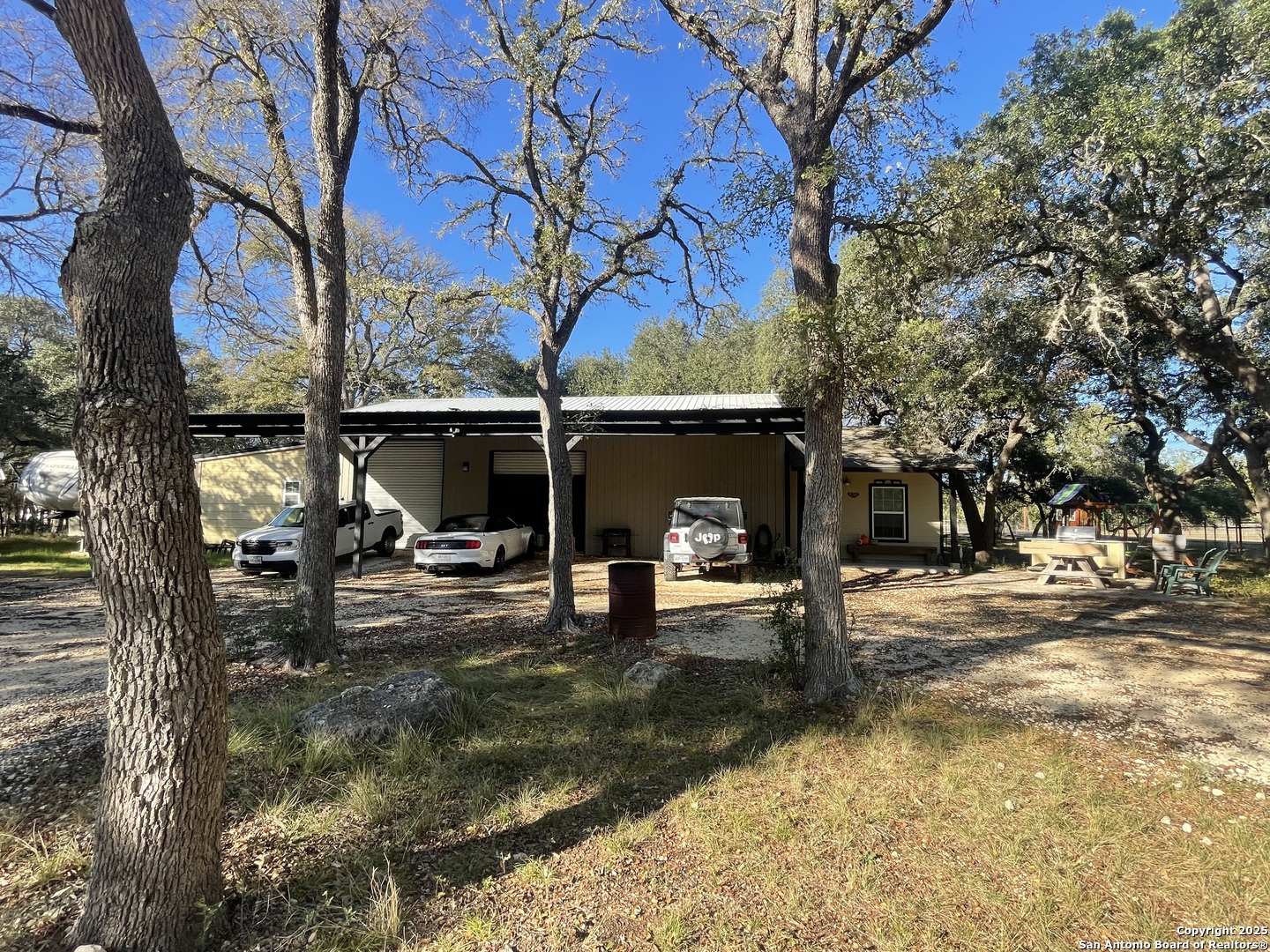 main property photo 6
