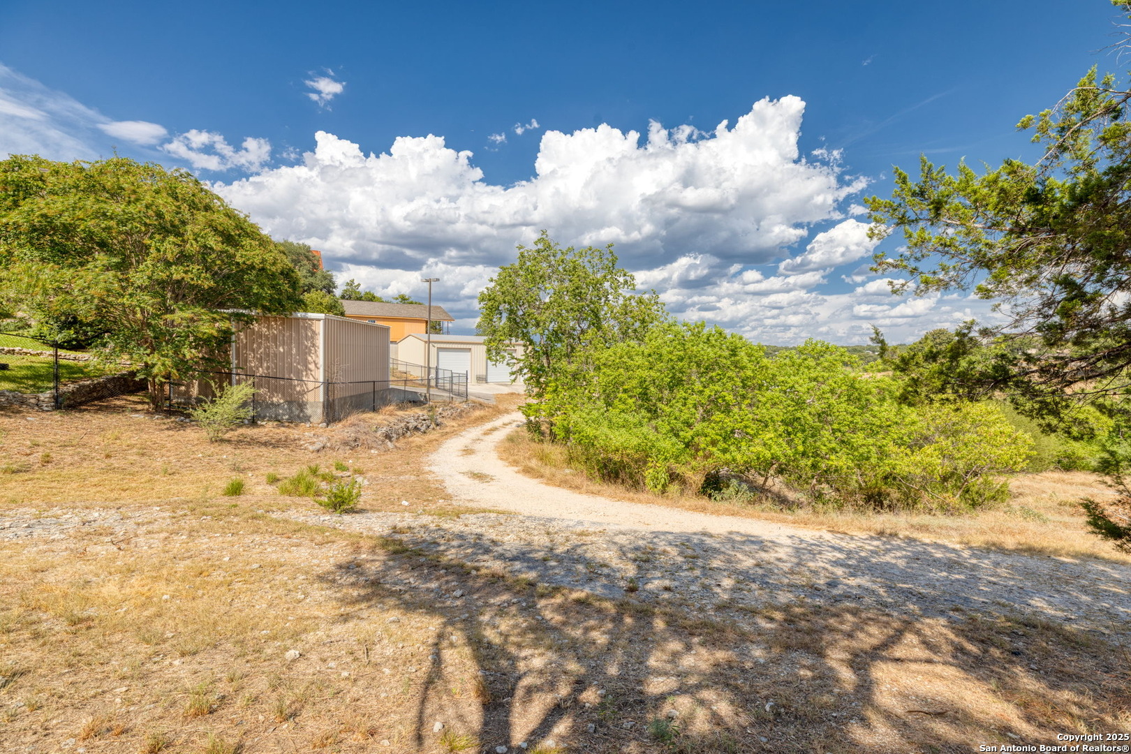 main property photo 18