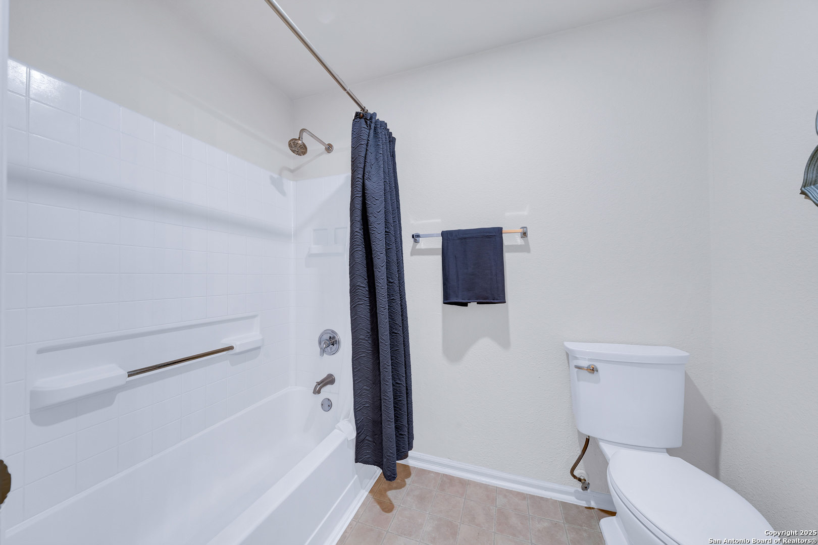 main property photo 25