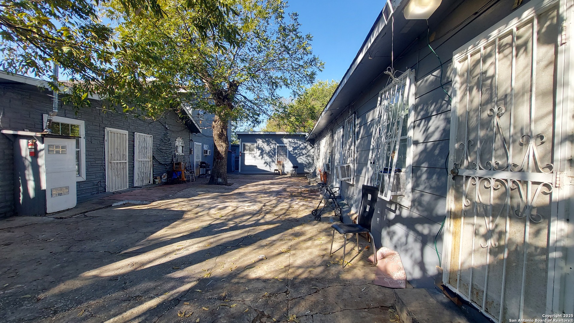 main property photo 31